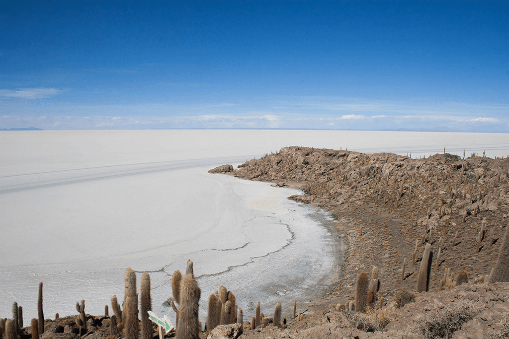 Salar de Uyuni - traveling the world's largest salt desert